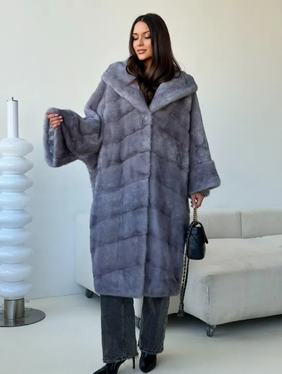 Голубая норковая шуба с капюшоном oversize