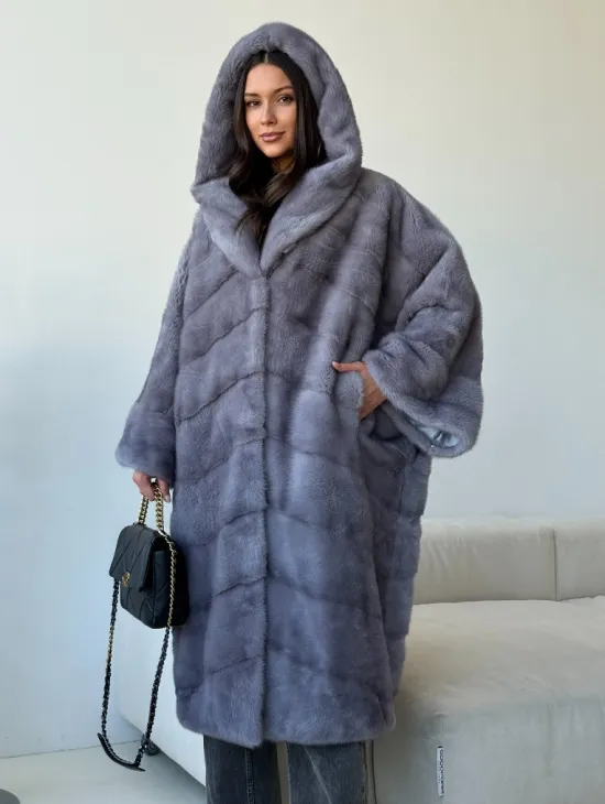 Голубая норковая шуба с капюшоном oversize