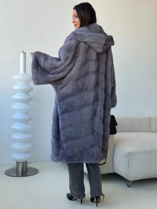 Голубая норковая шуба с капюшоном oversize