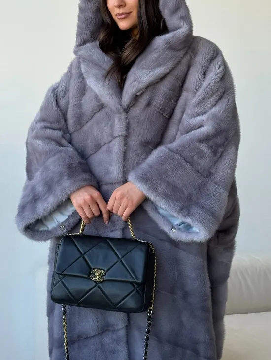 Голубая норковая шуба с капюшоном oversize
