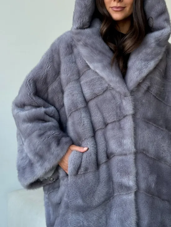 Голубая норковая шуба с капюшоном oversize