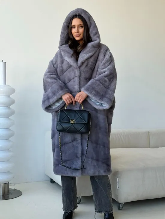 Голубая норковая шуба с капюшоном oversize