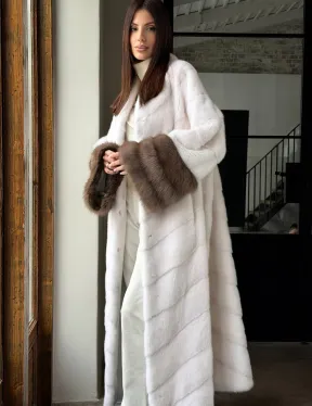 Белая норковая шуба с манжетами из меха куницы - фото 8