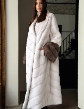 Белая норковая шуба с манжетами из меха куницы - фото 3