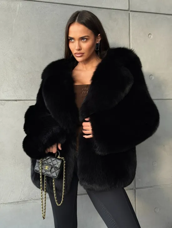 Черная шуба из лисы