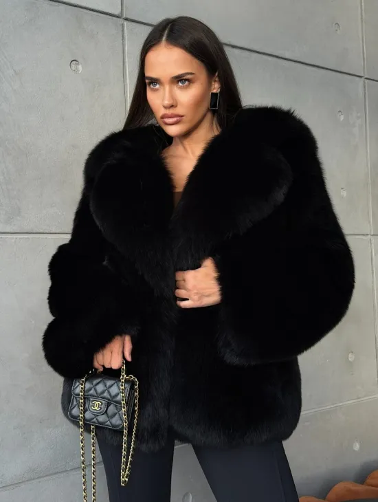 Черная шуба из лисы