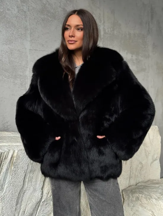 Черная шуба из лисы