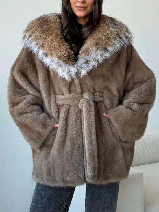 Норка - шуба летучая мышь с капюшоном рысь