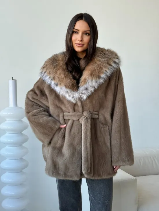 Норка - шуба летучая мышь с капюшоном рысь