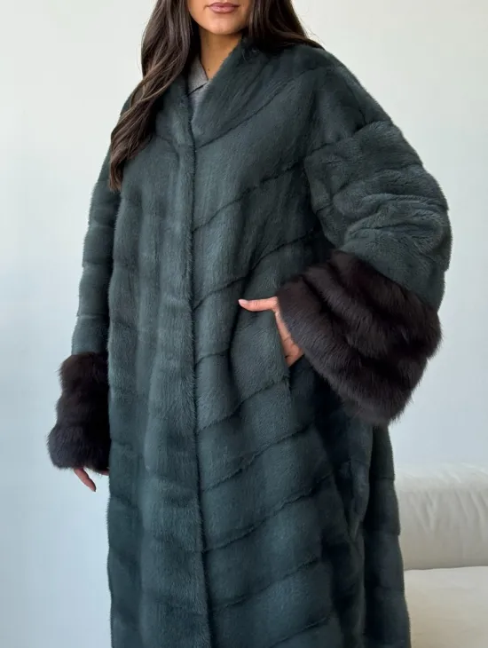 Норковая шуба с манжетами из куницы - цвет зеленый