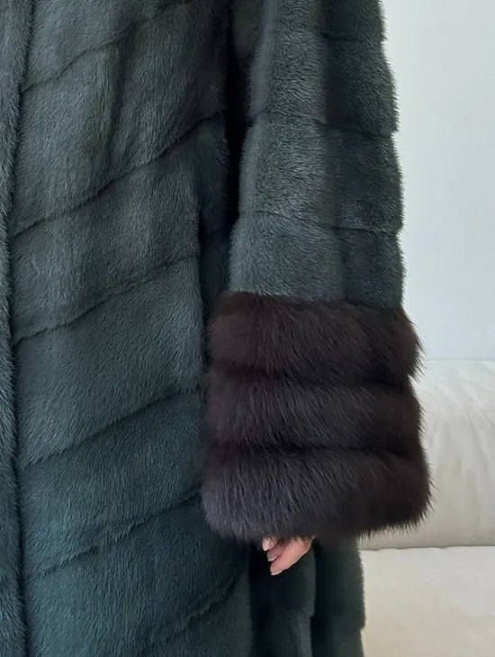 Норковая шуба с манжетами из куницы - цвет зеленый