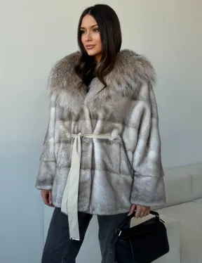 Шуба из натуральной норки с капюшоном из рыси