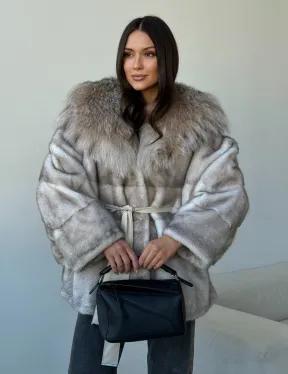 Шуба из натуральной норки с капюшоном из рыси