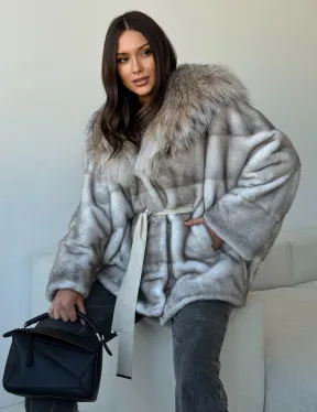 Шуба из натуральной норки с капюшоном из рыси