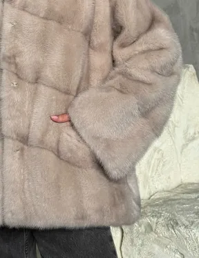 Норковый полушубок с капюшоном в цвете пудра