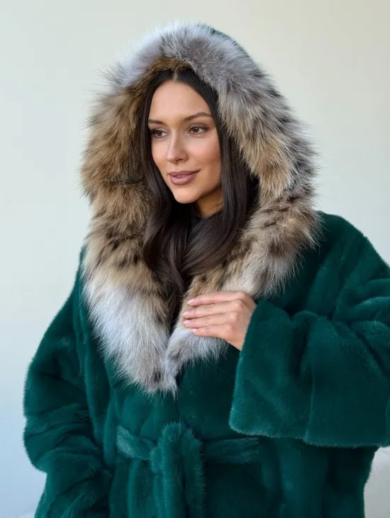 Норковая шуба с капюшоном из рыси