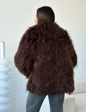 Коричневая шуба из ламы