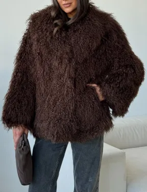 Коричневая шуба из ламы