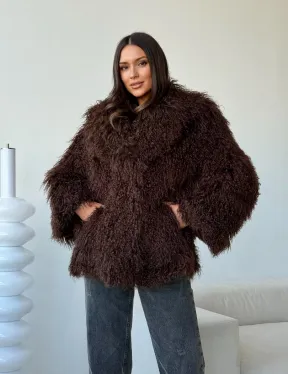 Коричневая шуба из ламы