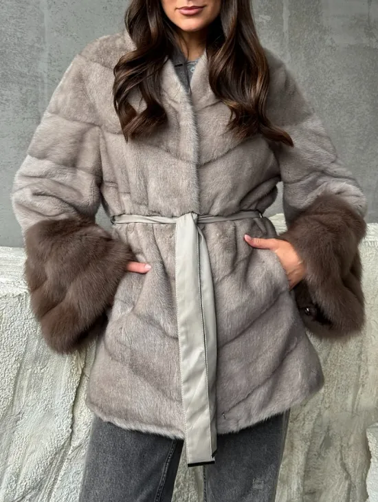 Норковое полупальто с меховыми манжетами из куницы