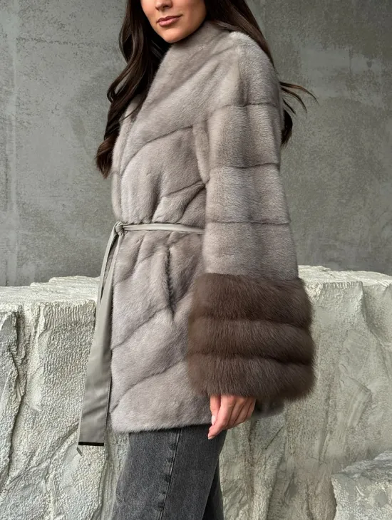 Норковое полупальто с меховыми манжетами из куницы