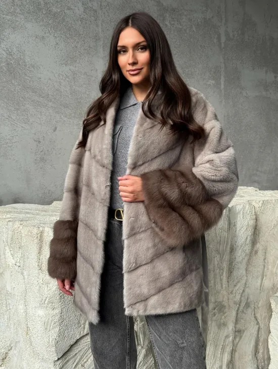 Норковое полупальто с меховыми манжетами из куницы