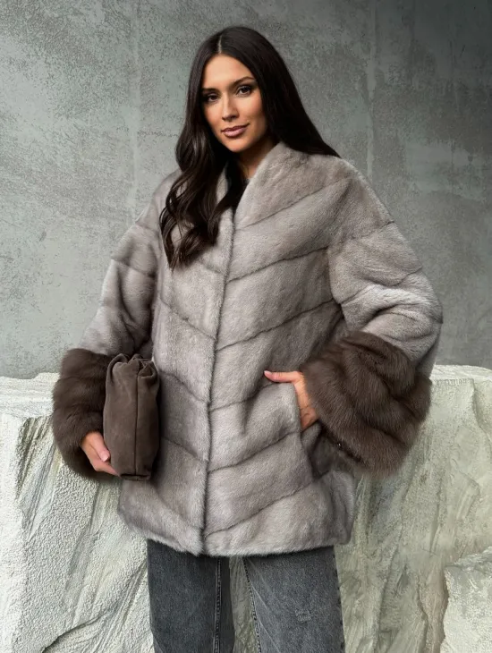 Норковое полупальто с меховыми манжетами из куницы