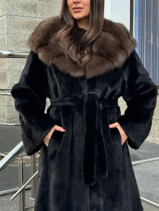 Черная норковая шуба с капюшоном куница
