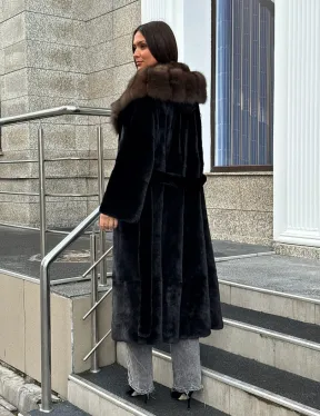 Черная норковая шуба с капюшоном куница