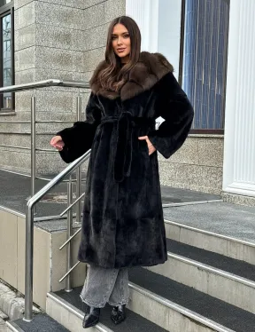 Черная норковая шуба с капюшоном куница