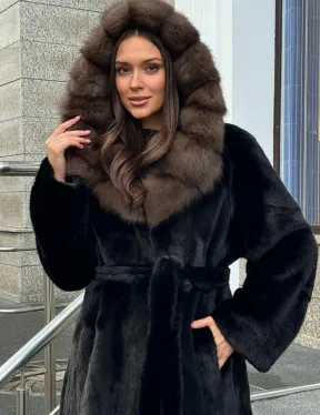 Черная норковая шуба с капюшоном куница