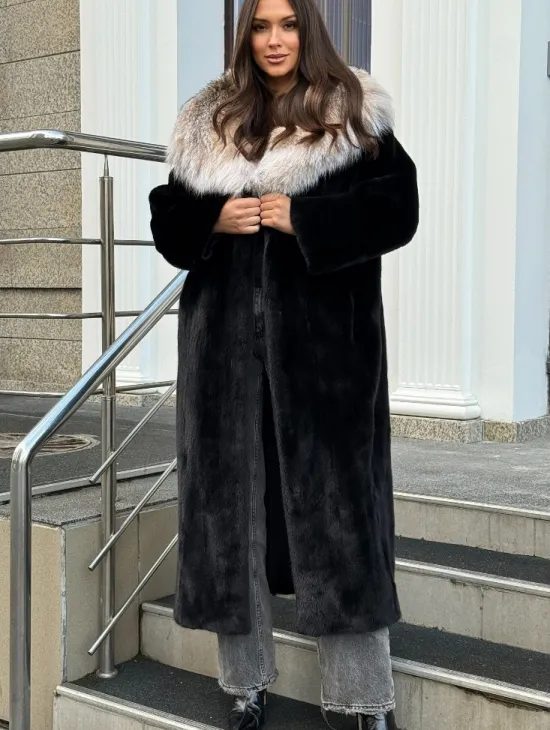 Черная норковая шуба с капюшоном из рыси