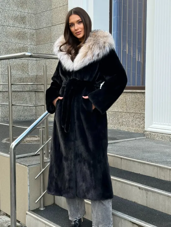 Черная норковая шуба с капюшоном из рыси