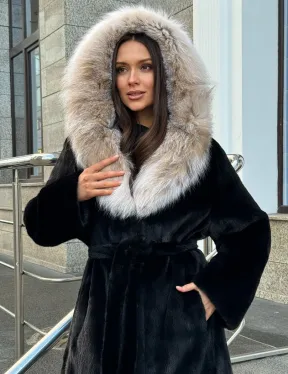 Черная норковая шуба с капюшоном из рыси