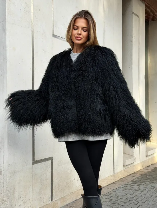 Полушубок черный из ламы