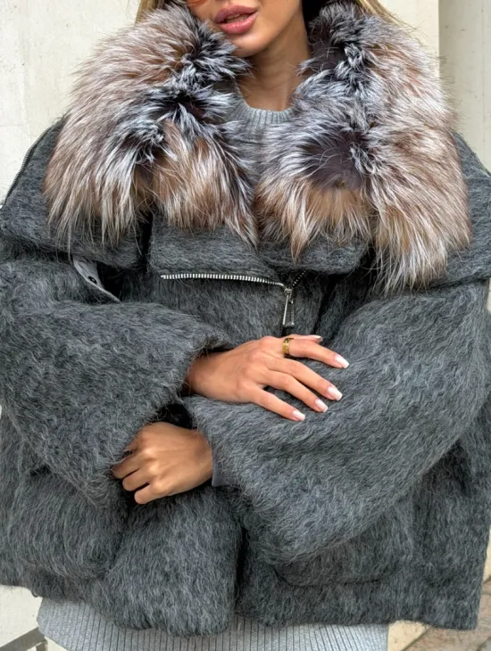 Шерстяная куртка - пуховик с мехом лисы