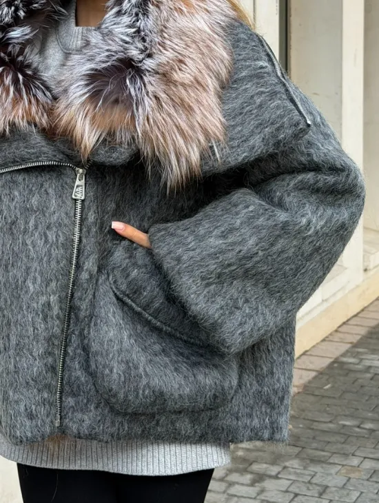 Шерстяная куртка - пуховик с мехом лисы