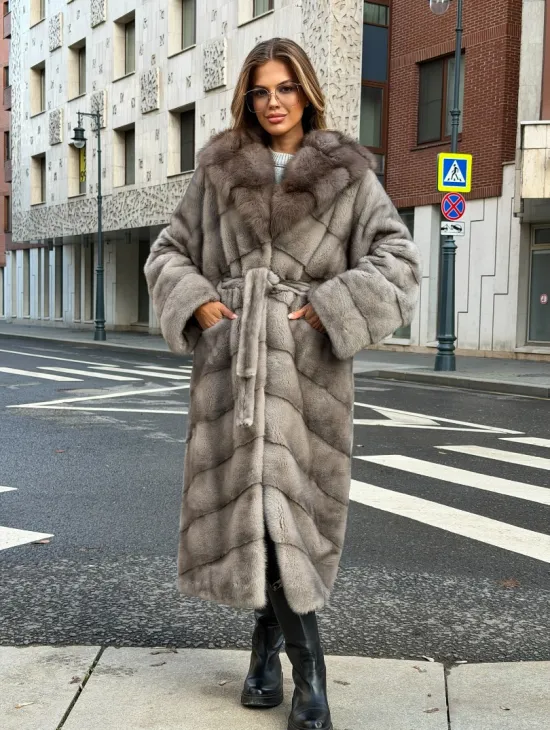 Шуба норковая женская с капюшоном куница