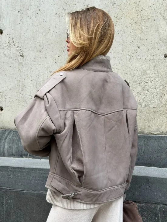 Зимняя дубленка - бомбер