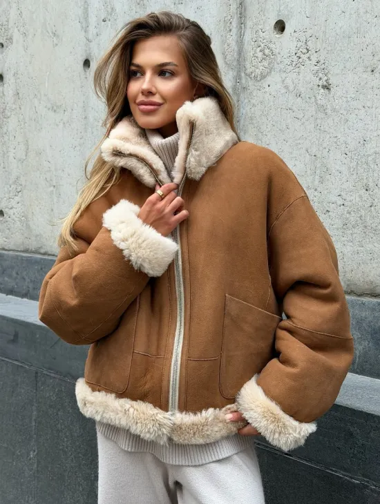 Двухсторонняя короткая дубленка из овчины