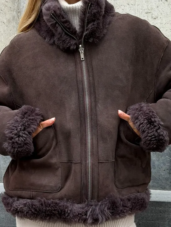Натуральная двухсторонняя дубленка - бомбер