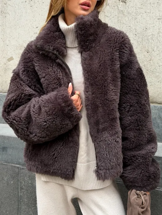 Натуральная двухсторонняя дубленка - бомбер