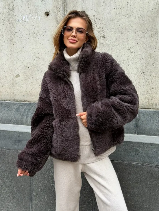 Натуральная двухсторонняя дубленка - бомбер