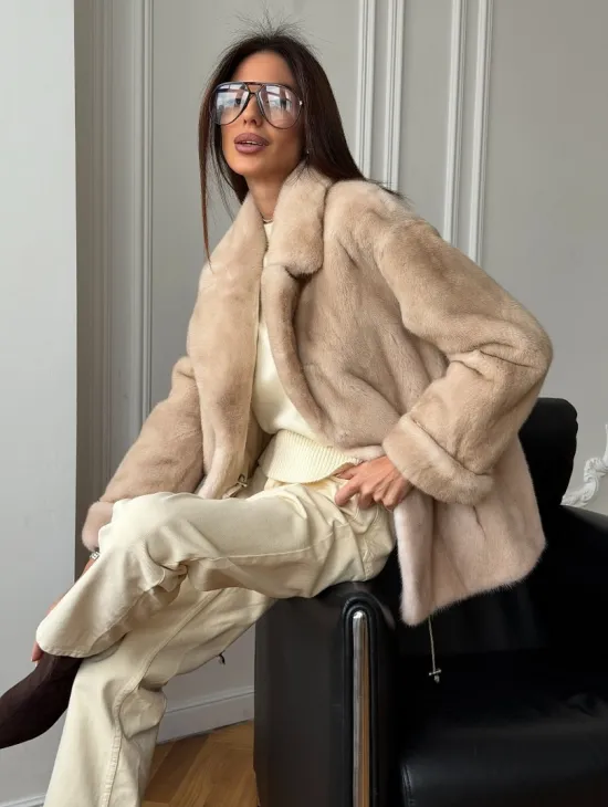 Норковый полушубок в натуральном цвете пастель