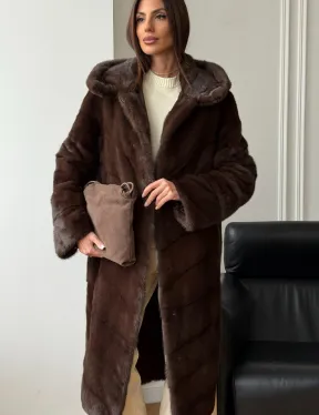 Коричневая норковая шуба с капюшоном