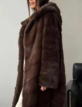 Коричневая норковая шуба с капюшоном