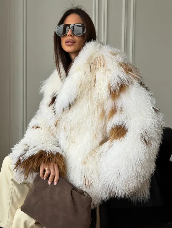 Шуба из ламы бело-коричневая