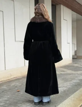 Длинная шуба из стриженой норки с воротником куница