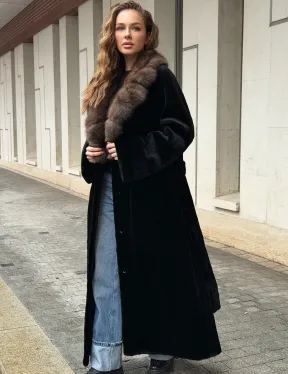 Длинная шуба из стриженой норки с воротником куница