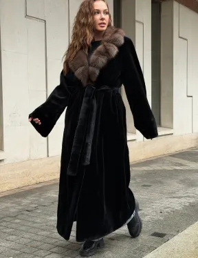 Длинная шуба из стриженой норки с воротником куница